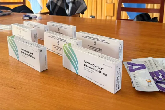 Neuquén adquiere implantes subdérmicos a un 50% menos de costo.