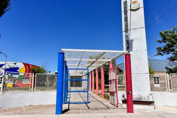 Alto Guiso: la muestra que rinde homenaje al arte local y a su diversidad creativa.