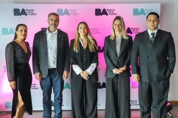 Buenos Aires exhibe sus atractivos culturales en Neuquén.