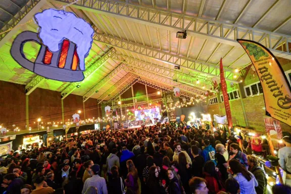 Aluminé se prepara para el 12° Festival de Cerveza Artesanal