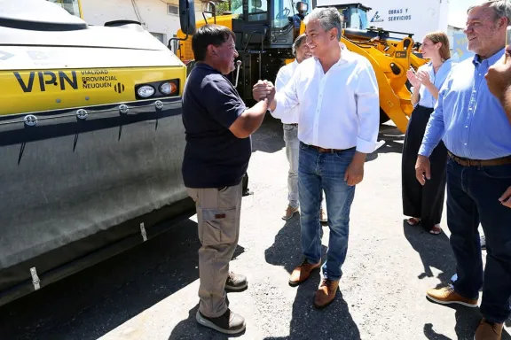 La Provincia suma nuevos equipos para mejorar el plan de asfalto en la ciudad.