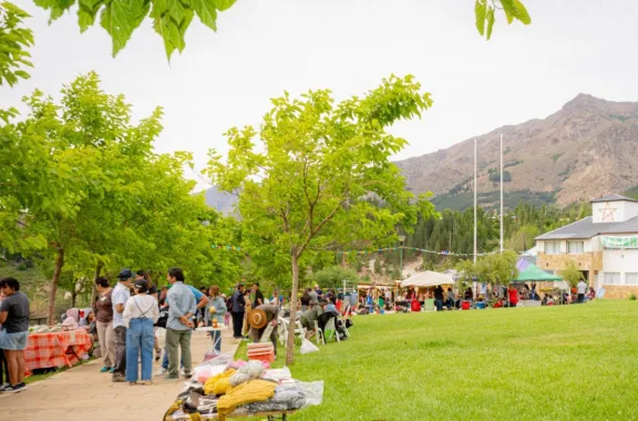 Huinganco realizó su primera feria agroecológica con gran participación de la comunidad.