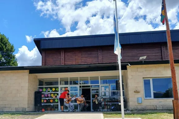 La Provincia apoya las actividades en las escuelas rurales de Los Lagos.