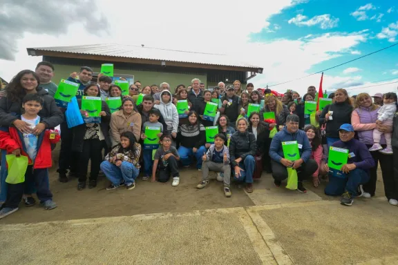 El gobernador entregó 39 viviendas y reafirmó su respaldo a Junín de los Andes.