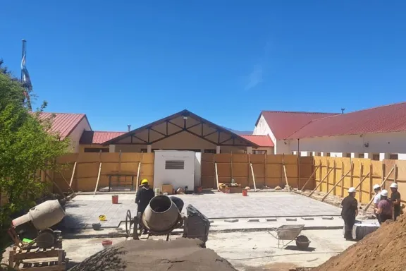 Mejoras en la Primaria 31 y CPEM 73: avances significativos en educación.