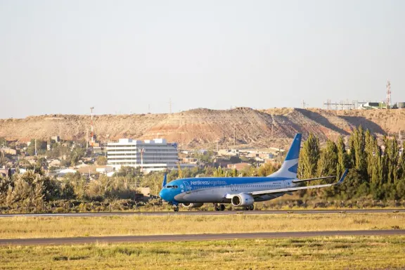 Neuquén y Chapelco experimentan un notable aumento en el movimiento aéreo en 2025.