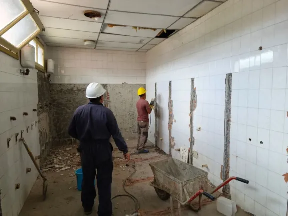 Comenzaron las obras de refacción en la Escuela 7 de Junín de los Andes.