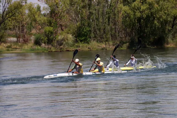 La Regata del Río Negro celebra 50 años desde las aguas neuquinas.