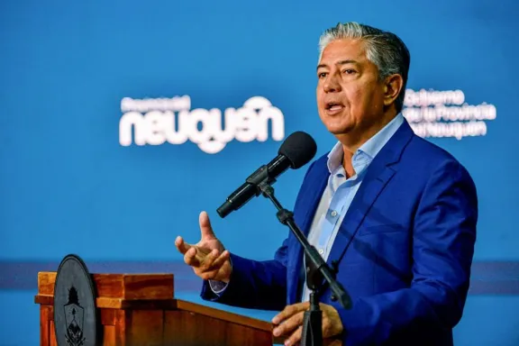 Figueroa propone coparticipación del impuesto a combustibles para mejorar obras públicas.