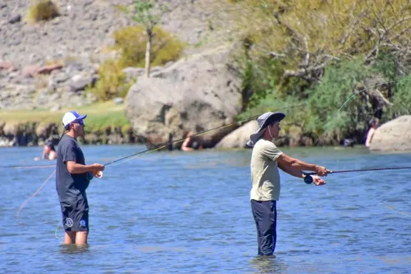 Clínica de pesca con mosca en Loncopué: ¡aprende a pescar como pro!
