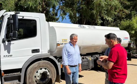 Varvarco – Invernada Vieja tiene su nuevo camión regador para mejorar el riego.