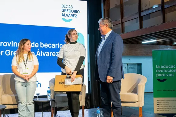 Becas para formar profesionales en áreas clave y potenciar tu futuro laboral.