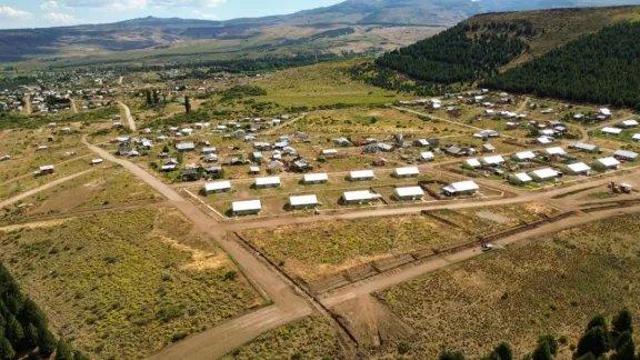 Provincia lanza obras para entregar 145 lotes con servicios en Aluminé.