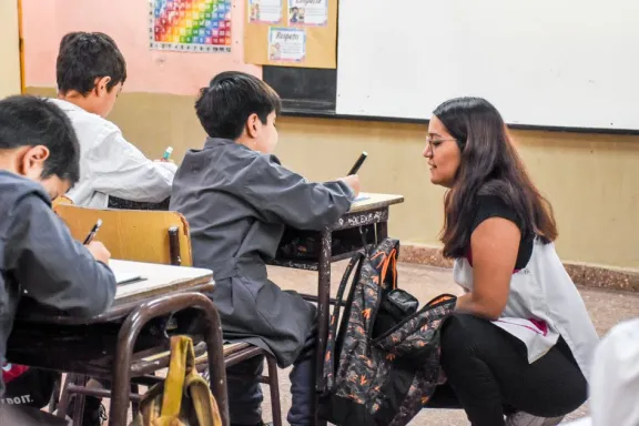 Se crean 62 nuevos cargos para fortalecer la educación primaria en respuesta a una demanda histórica.