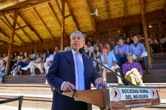 Becas Gregorio Álvarez: apoyo para 19.000 estudiantes de Neuquén.