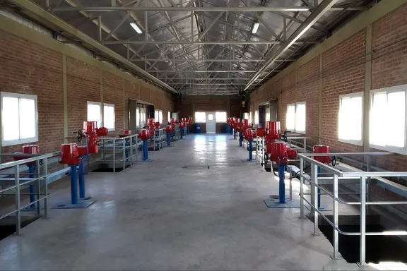 Interrupción del servicio de agua potable en Centenario por rotura de caño.