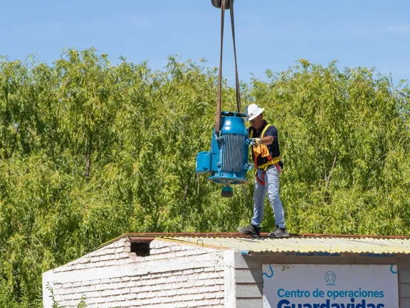EPAS mejora el suministro de agua potable en una zona de Neuquén.