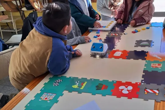 Descubre la Expedición Tecnológica: programación y robótica al aire libre en la provincia