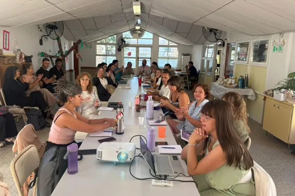 Avanza el primer Diseño Curricular de Educación Primaria para Jóvenes y Adultos en Argentina.