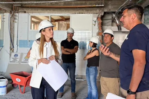 La provincia invierte 6.800 millones de pesos en la renovación del hospital Dr. Castro Rendón.