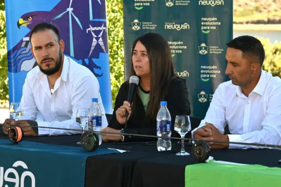 Piedra del Águila impulsa la pesca deportiva con clínica y competencia en el Perilago.