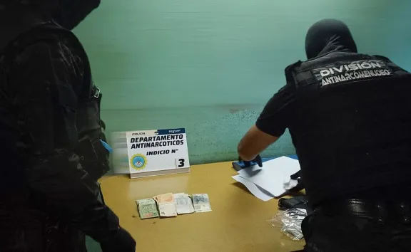 La Policía desmantela un nuevo centro de venta de drogas en la ciudad.