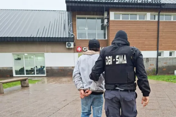 Allanamientos por robo: dos detenidos y secuestrados elementos clave en la investigación.