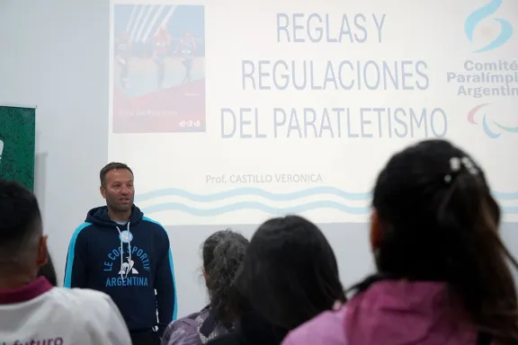 Jueces reciben capacitación para competencias de Paraatletismo en Argentina.