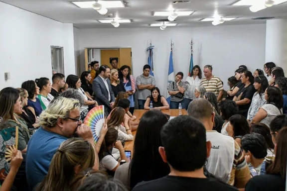 Martínez dialogó con la comunidad educativa del IFD 4 sobre nuevas propuestas y proyectos.