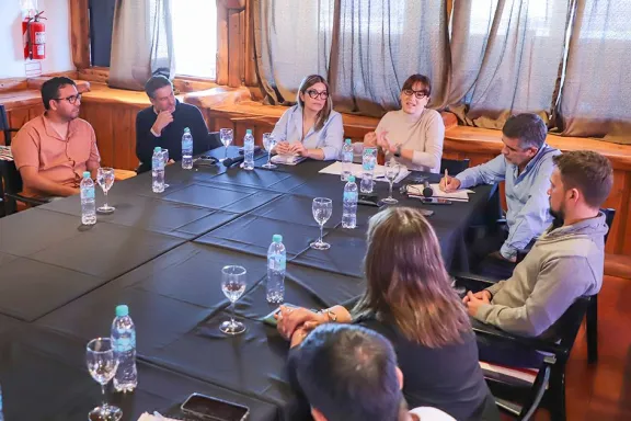 Rincón de los Sauces implementa nuevo sistema cloacal con apoyo provincial y municipal