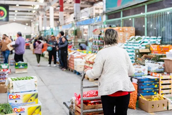 El Mercado Concentrador de Neuquén funcionará normalmente el feriado del lunes 23.