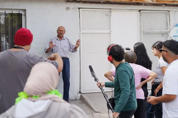 El cine que surge del barrio: historias y vidas que dan vida a la pantalla.