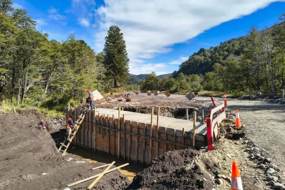 La pavimentación de la Ruta Provincial 60 mejora la conexión con Chile.