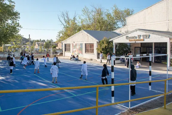 La escuela primaria 197 regresa a clases en su nuevo edificio.