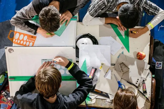 Última oportunidad para preinscribirte en FinEsTec y finalizar el secundario.