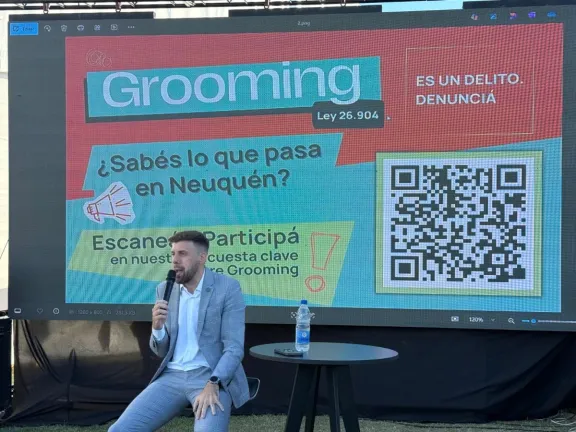 Fortalecen equipos técnicos para prevenir la violencia en entornos digitales.