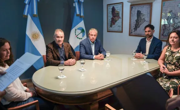 Neuquén suma un microscopio electrónico de barrido gracias a un convenio con CONICET.