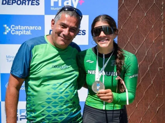 Marianella Salomón gana el título en Catamarca y asegura su lugar en la selección argentina de ciclismo.