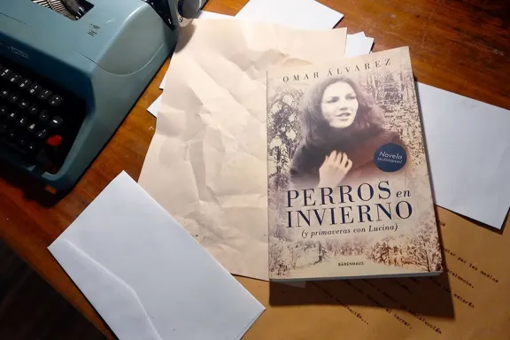 Presentan “Perros en invierno”, la novela testimonial de Omar Álvarez.