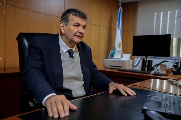 Neuquén mantiene su equilibrio fiscal a pesar de la reducción en la coparticipación nacional.