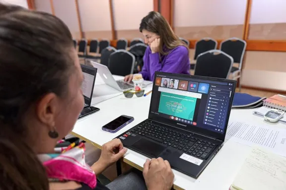 Más de cien jóvenes discutieron el impacto de la inteligencia artificial en la salud mental.
