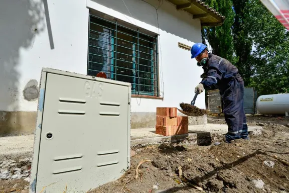 Subsidios en tarifas eléctricas para hogares sin acceso a gas natural.