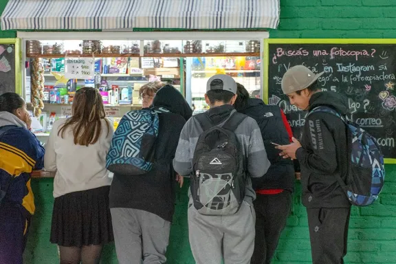 Las escuelas son los lugares más seguros para los estudiantes en el nuevo contexto educativo.