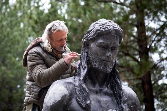 Del Vía Christi a Huinganco: el impacto de la obra de Alejandro Santana en la comunidad.