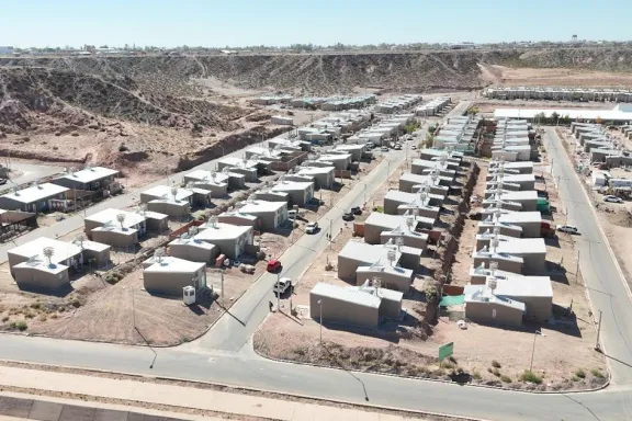 La Provincia recategorizó a empleados del IPVU-ADUS para mejorar su desarrollo laboral.