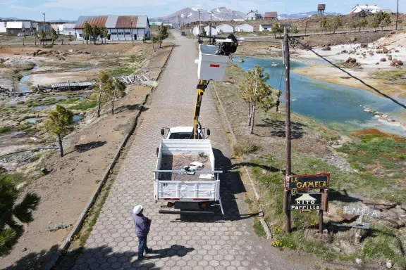 Cortes de energía programados por mantenimiento en líneas y estaciones transformadoras.