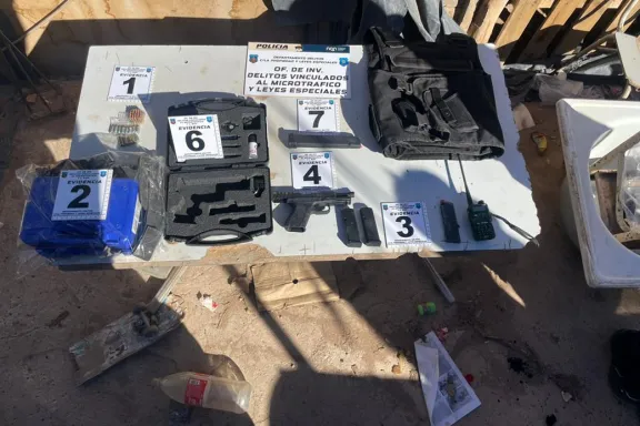 Frenaron una caravana de motos: encontraron cocaína, dinero y un arma en la investigación.