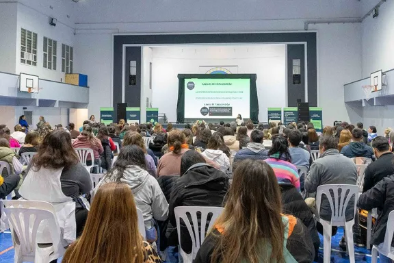 Inicia el postítulo educativo enfocado en Contenidos Transversales para potenciar tu formación.