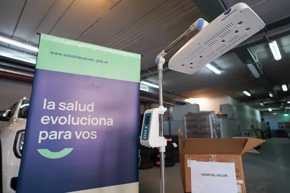 Salud entrega equipamiento clave para tratar la ictericia neonatal en hospitales.