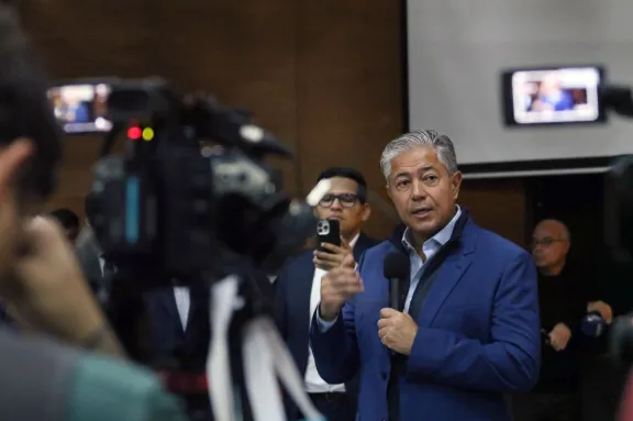 El acuerdo para impulsar el proyecto de GNL ya está en la Legislatura.